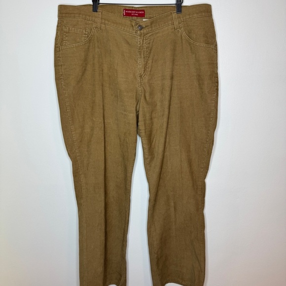 Levi's Bootcut 515 Jeans - Picture 2 of 5